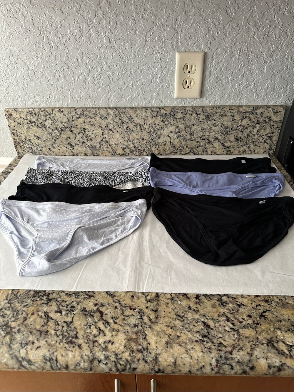 Women’s Assorted jockey Cotton Blend Briefs - Black, blue size 6 lot of 7